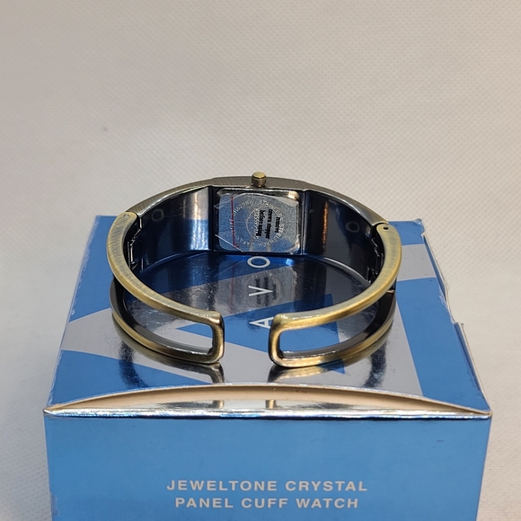 Watch - Picture 2 of 4